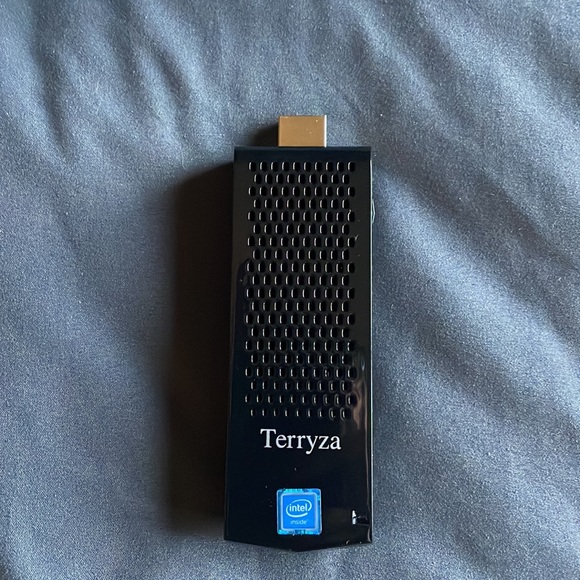 Intel Pocket PC - Picture 2 of 5